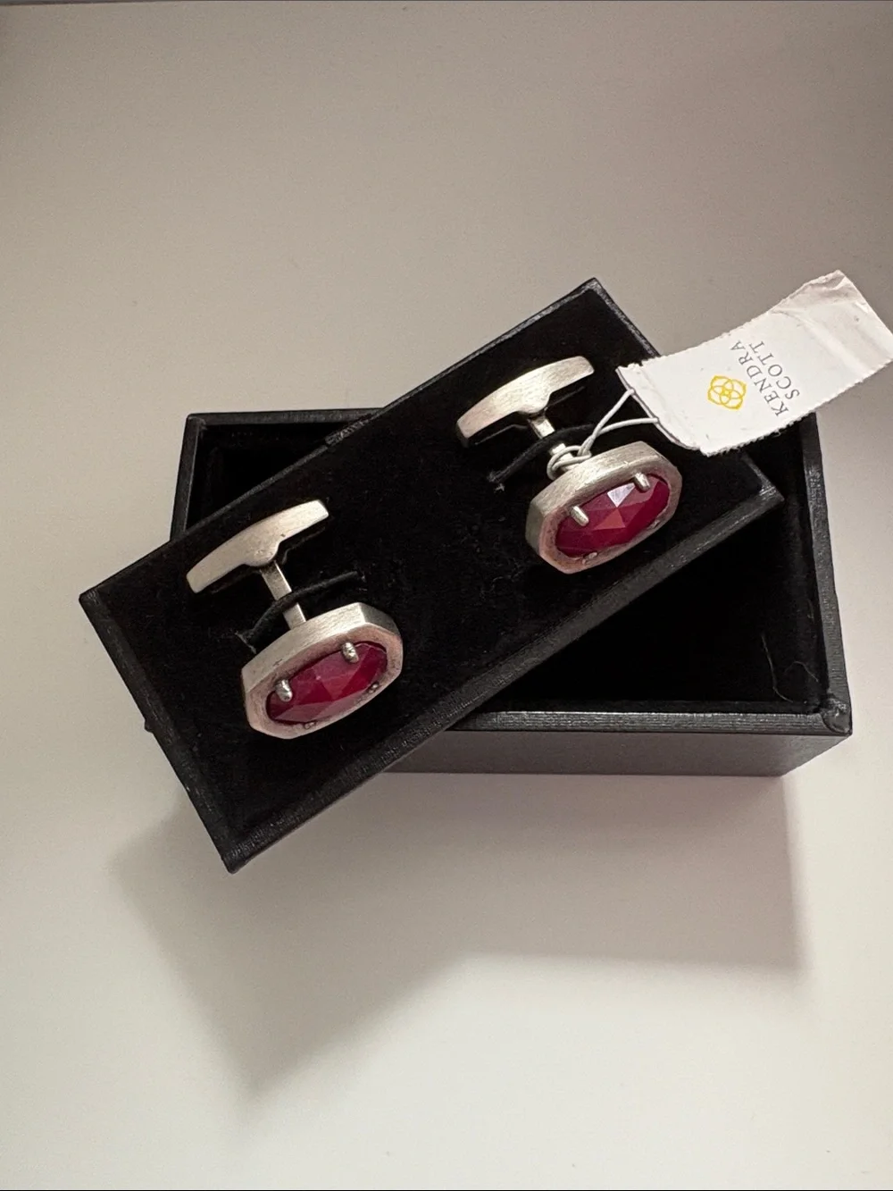 NWT [Kendra Scott] Elijah Faceted Red w/ Vintage Silver Tone Cufflinks — RARE!